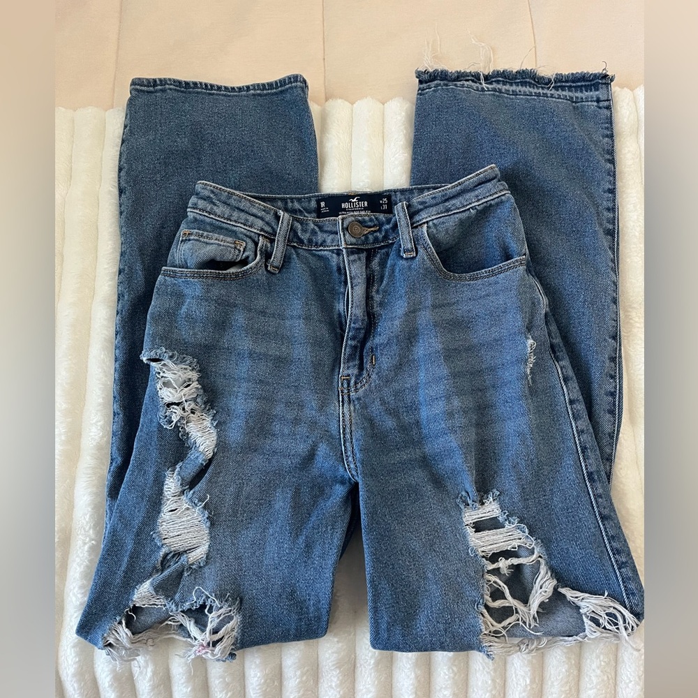 Hollister Ultra High-Rise Dad Jeans Distressed